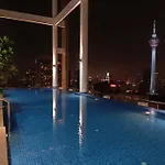 Col 93A 2Queen Bed Balcony Klcc View Family Suites