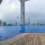 Col 93A 2Queen Bed Balcony Klcc View Family Suites