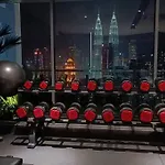 Col 93A 2Queen Bed Balcony Klcc View Family Suites