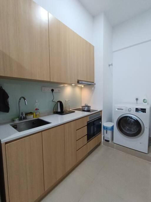 Col 93a 2queen Bed Balcony Klcc View Family Pangsapuri *