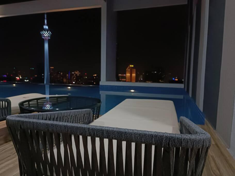 Pangsapuri Col 93a 2queen Bed Balcony Klcc View Family Kuala Lumpur