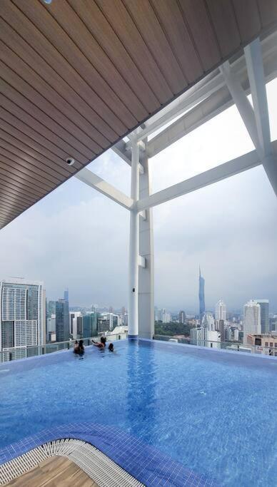 Col 93a 2queen Bed Balcony Klcc View Family Pangsapuri Kuala Lumpur